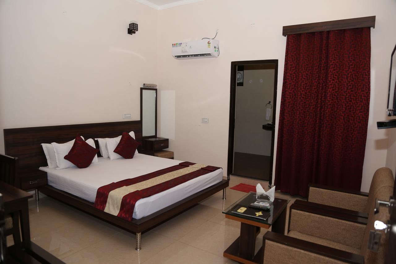 Gulmohar Sariska Resort Bairāt Εξωτερικό φωτογραφία