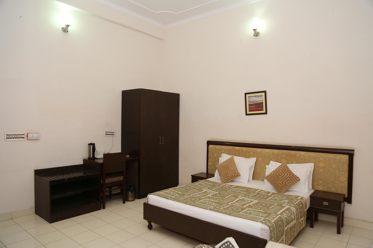 Gulmohar Sariska Resort Bairāt Εξωτερικό φωτογραφία